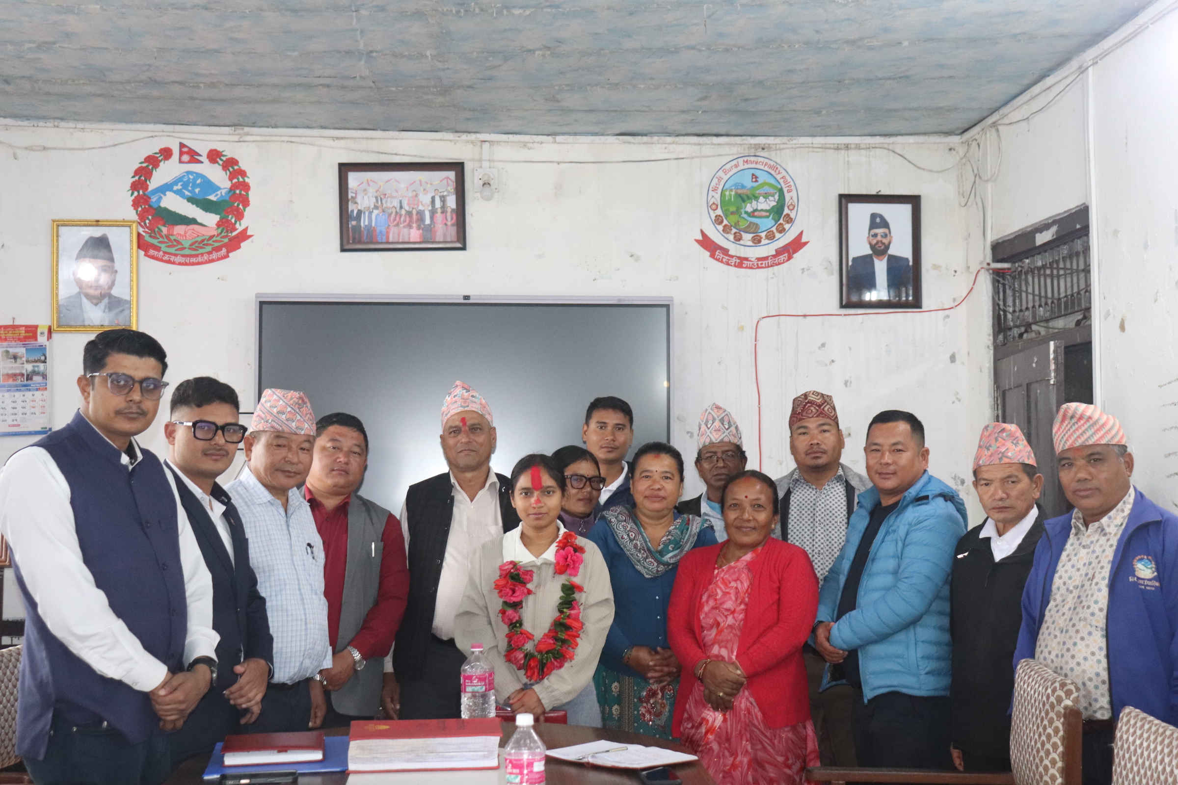 डा. अन्जली अधिकारी सहित कार्यपालिका टोली