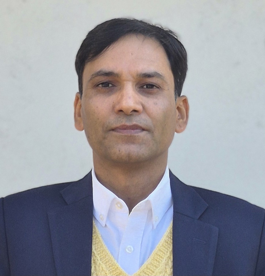 गिरिप्रसाद आचार्य