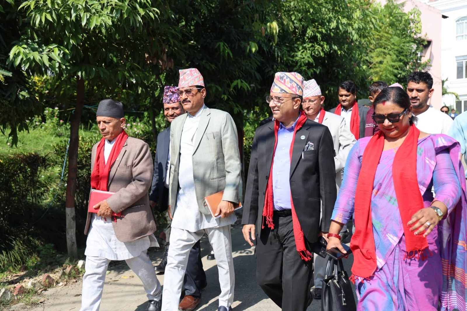 भरतपुर महानगरपालिका, पोखरा महानगरपालिका र लुम्बिनी सांस्कृतिक नगरपालिकाबीच भएको सिल्भर ट्रायङ्गल पर्यटन प्रवर्द्धन सम्झौता कार्यान्वयनलाई थप प्रभावकारी बनाउने उद्देश्यले भरतपुर महानगर पालिकाको आयोजनामा सम्पन्न दोस्रो बैठक तथा अन्तरक्रिया कार्यक्रम यही मिती:२०८३ अशोज २६ र २७ गते महत्त्वपूर्ण छलफल र आगामी प्रतिबद्धतासहित सम्पन्न भएको छ।