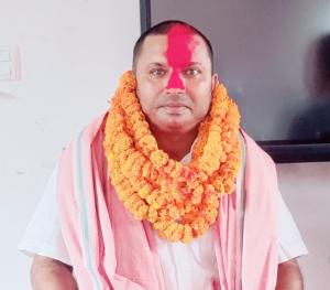 रमेश अधिकारी