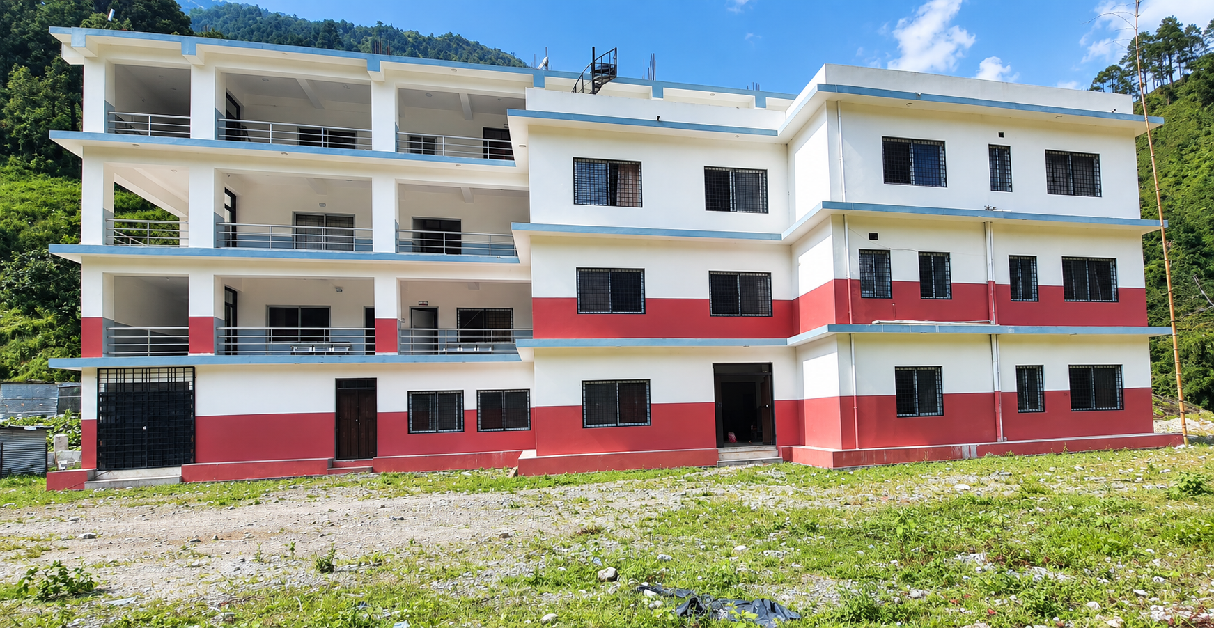 गौमुल गाउँपालिकाको प्रशासनिक भवन ।