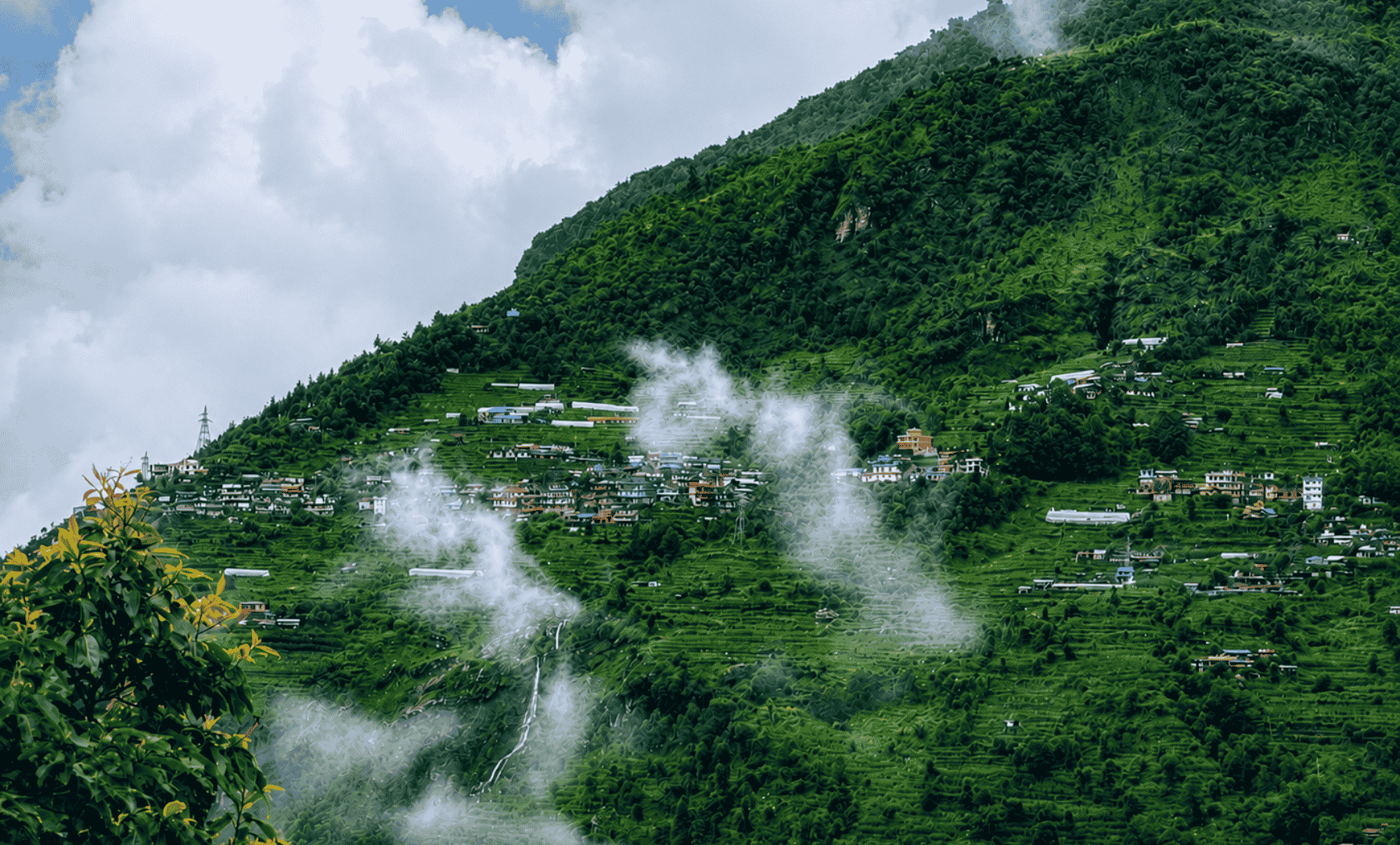 कालिका गा पा वडा नं १ मा रहेको राम्चे बजारको बर्षातको बेला देखिएको मनमोहक दृष्य